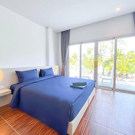 88 House Patong Hotel Bagian luar foto