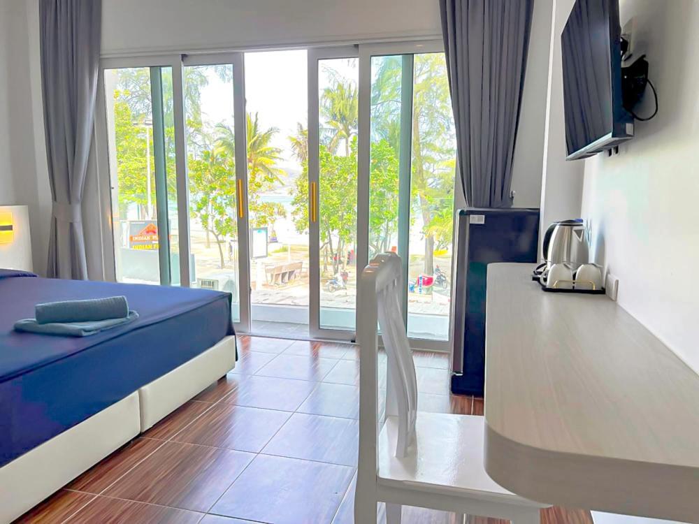 88 House Patong Hotel Bagian luar foto